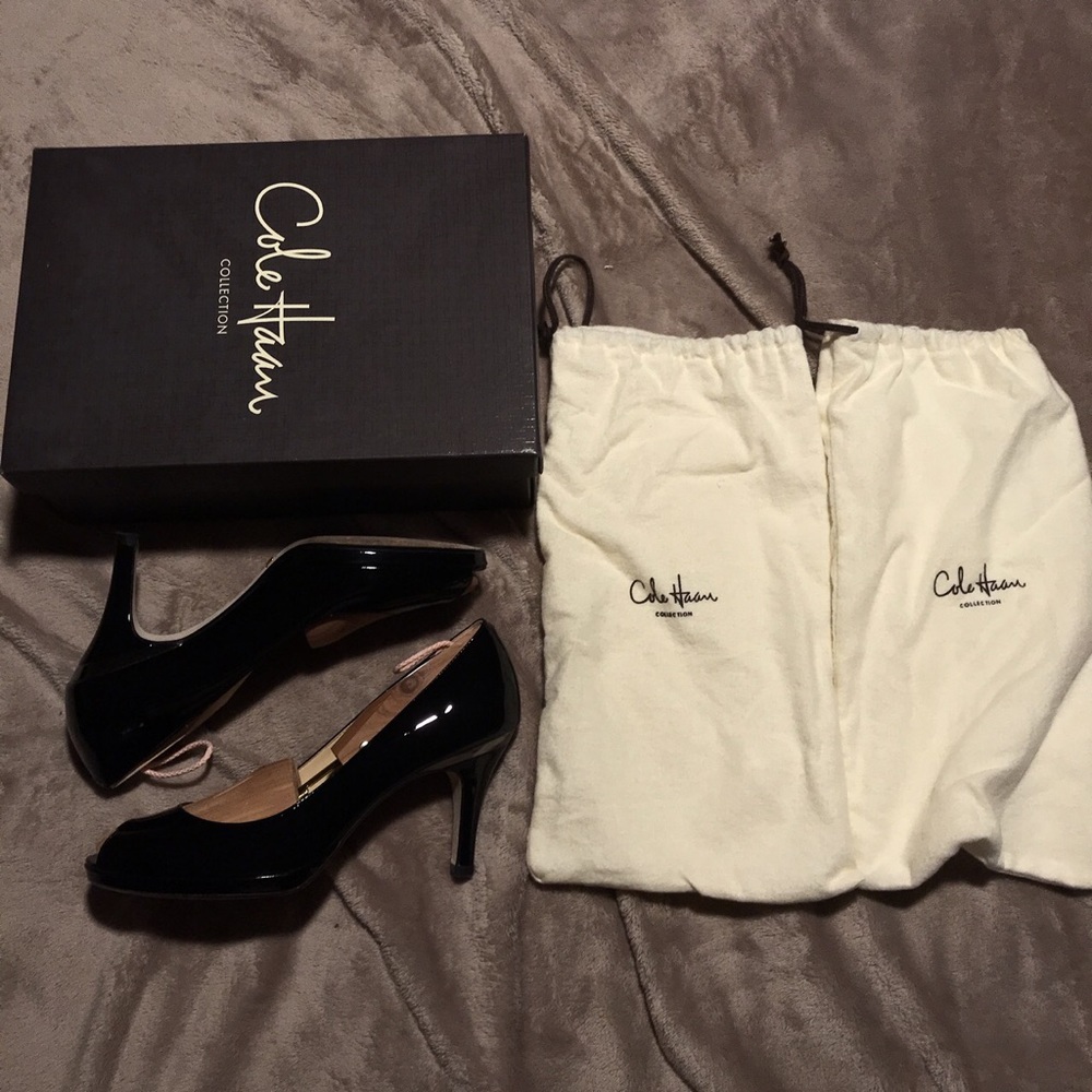 Cole Haan Women heels size 9 patent black leather